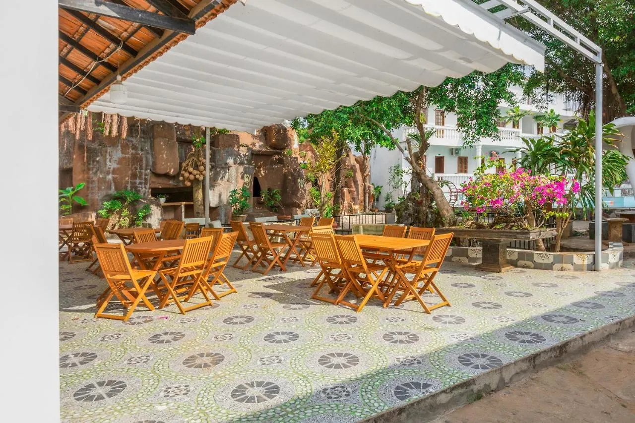 酒店 Caroline Resort 头顿