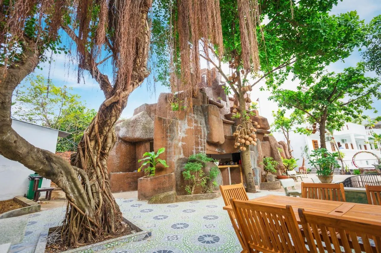 Caroline Resort 붕타우 3*,